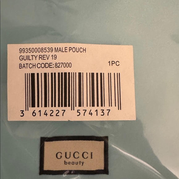 New GUCCI Beauty pouch aqua blue satin cosmetic makeup bag designer so cute! - Picture 2 of 2